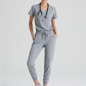 Skechers Light Gray Women's Scrub Set Two Pocket